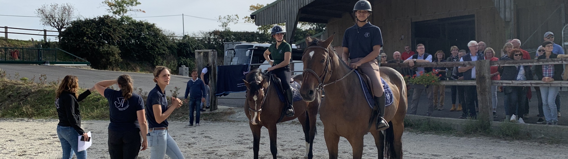 Haras des Forêts - Gruppenfoto mit Pferden - oct 2023